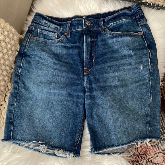 Old Navy Pants - High Rise O.G Straight Jean Shorts | size 8
